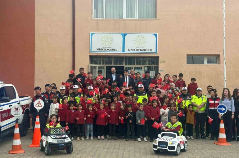 Kaymakam Kara’dan miniklere hayat kurtaran uyarı 
