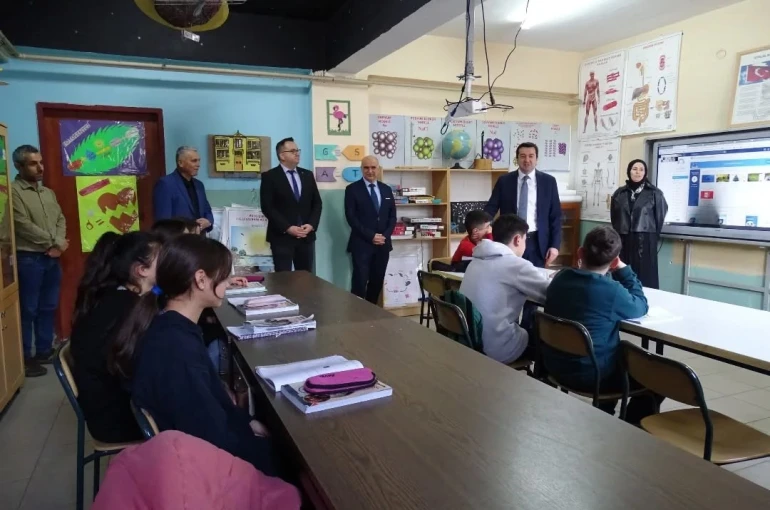 Kaymakam Muhammed Evlice’den Kalabak okullarına ziyaret 