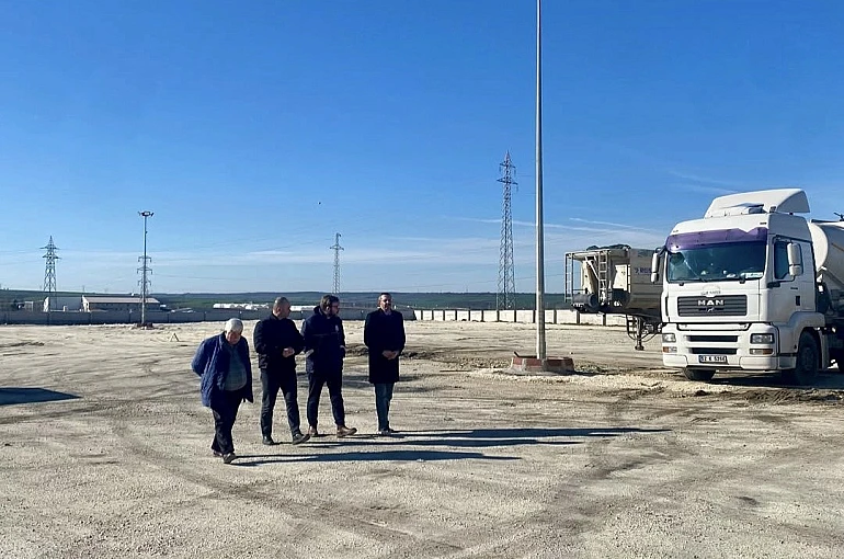 Kaymakam Özderin, yapımı devam eden Pınarhisar tır parkını inceledi 