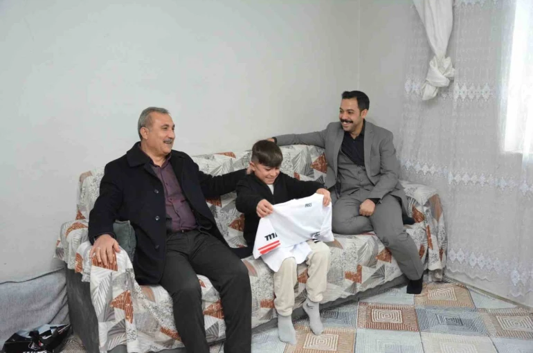 Kaymakam Uzun, Türkiye şampiyonunu ziyaret etti 