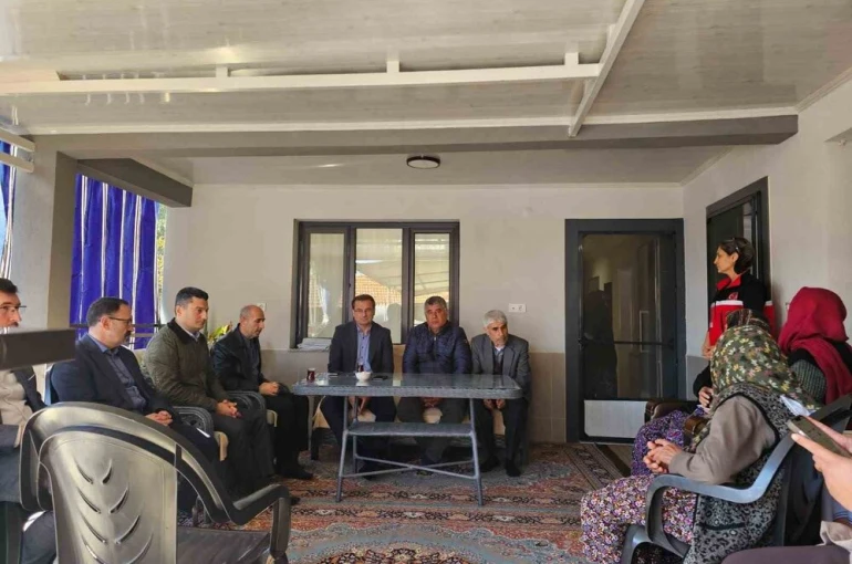 Kaymakamdan şehit polisin ailesine taziye ziyareti 