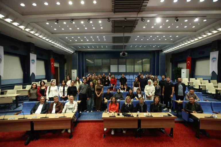 Kayseri Büyükşehir, TOBB Üniversitesi öğrencilerine tarihi ve afet risk azaltma projelerini anlattı