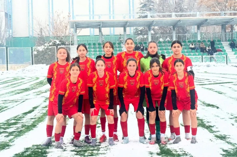 Kayseri Kadın FK 3 attı, 3 aldı 