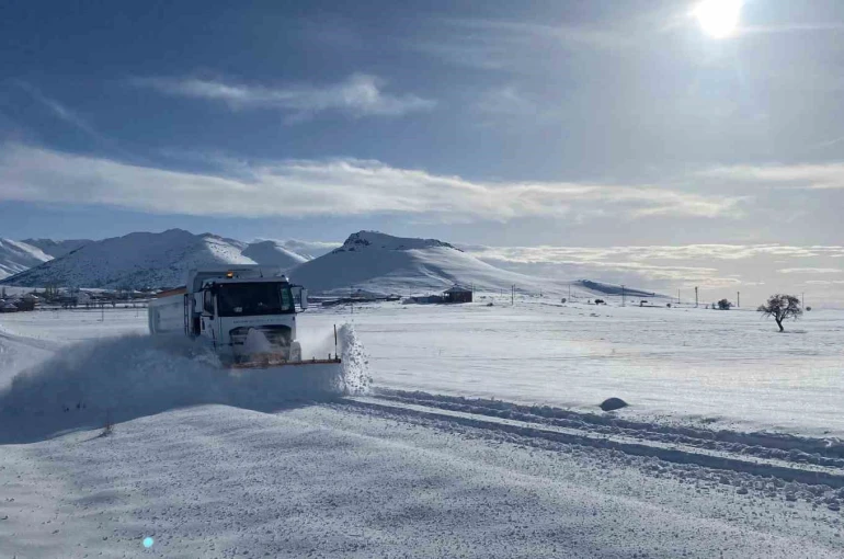 Kayseri’de 333 yol ulaşıma açıldı 