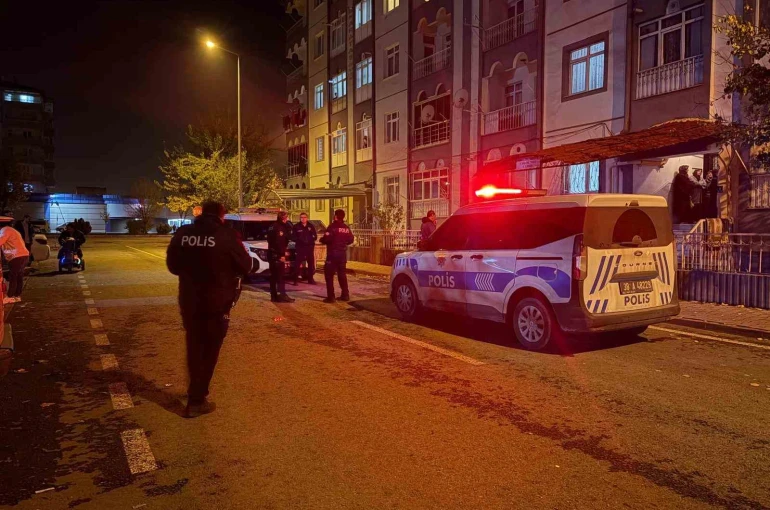 Kayseri’de 4. kattan düşen genç kız ağır yaralandı 