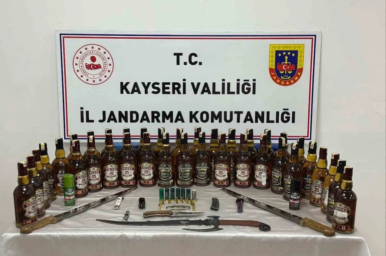 Kayseri’de 50 şişe sahte alkol ele geçirildi: 2 gözaltı 