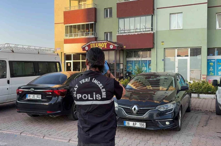 Kayseri’de bir kişi babası tarafından evde ölü bulundu 