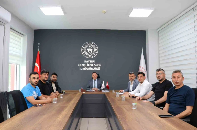 Kayseri’de kayak sporunun geleceği masaya yatırıldı 