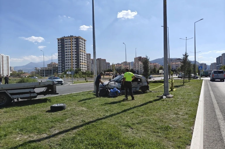 Kayseri’de otomobiller çarpıştı: 2 ölü, 2 yaralı 