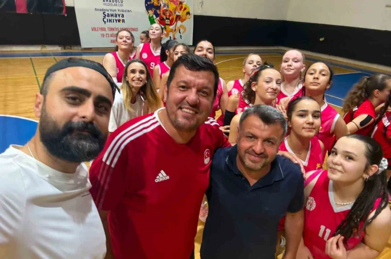 Kayseri’nin Sultanları Türkiye üçüncüsü oldu 