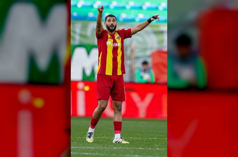 Kayserispor, Bennasser ile yollarını ayırdı 