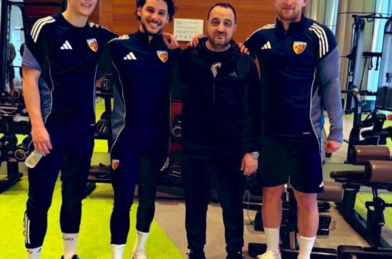 Kayserispor’un yeni transferleri kampa katıldı 