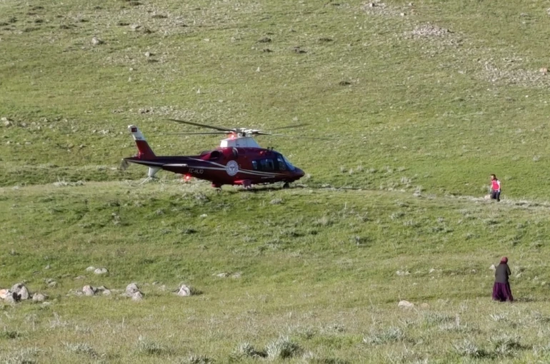 Kaza geçiren motosiklet sürücüsüne hava ambulansı 