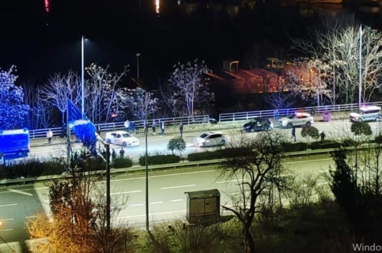 Kaza sonrası kavgaya tutuştular