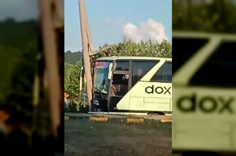 Kaza sonrası patlayan lastik polis memurunu yaralandı 