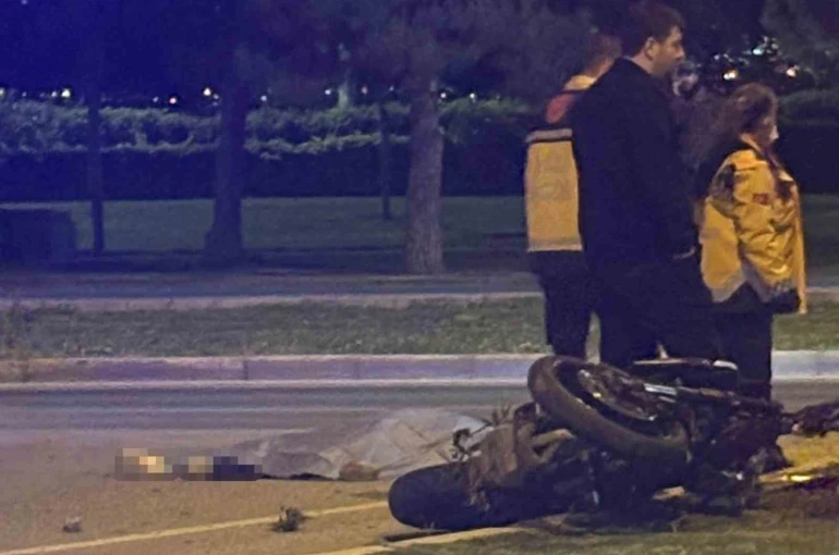 Kazada 18 yaşındaki motosiklet sürücüsü hayatını kaybetti 