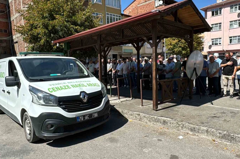 Kazada hayatını kaybeden gurbetçi memleketinde toprağa verildi 