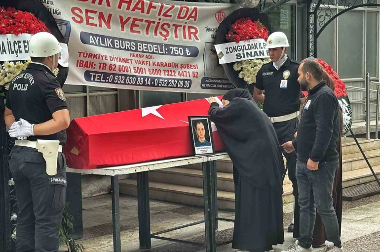 Kazada hayatını kaybeden polis memuru gözyaşları arasında toprağa verildi