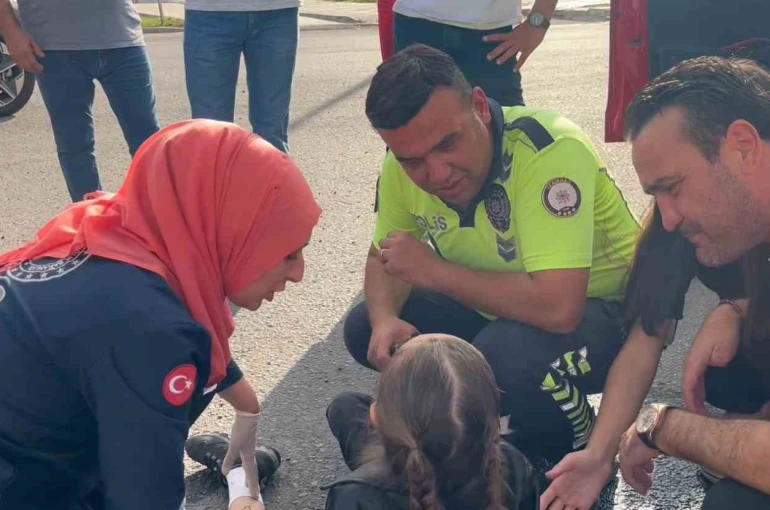 Kazazede yaralı çocuğun "Acımayacak değil mi? Korkuyorum ben" demesi ekipleri duygulandırdı 