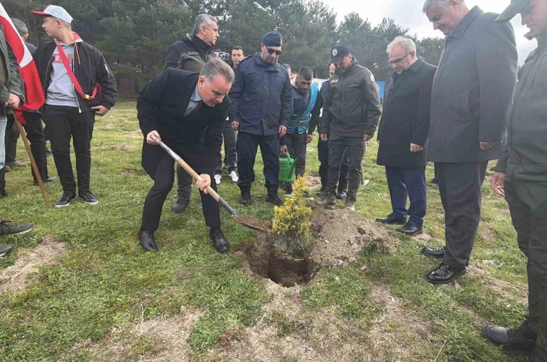 Kazdağları’nda fidanlar toprakla buluştu 