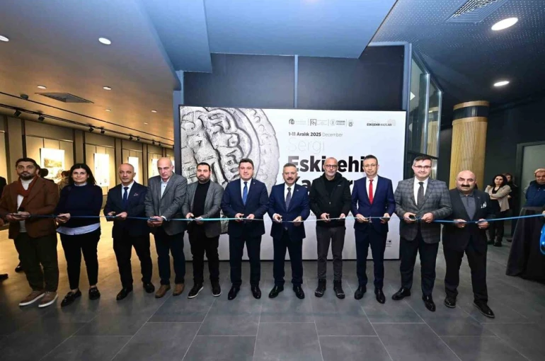 Kazı çalışmalarında ortaya çıkarılan tarihi eserlerin fotoğraflarından oluşan sergi açıldı 