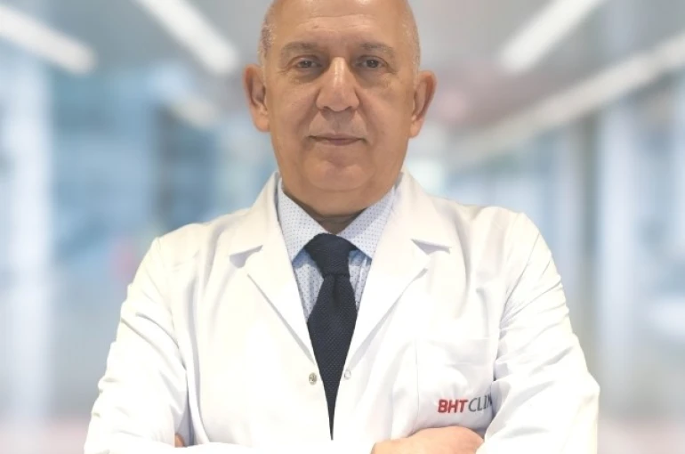 KBB Uzmanı Çalışkan: "İki haftadan uzun süren ses kısıklığı ciddi hastalık habercisi olabilir" 