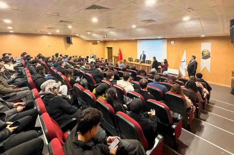 KBÜ’de kariyer planlaması ve KPSS semineri 