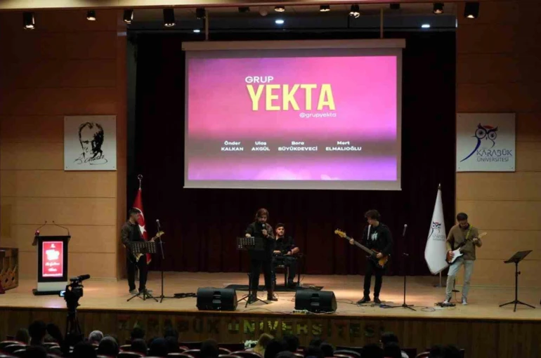 KBÜ’de öğrenci müzik grubu Yekta konser verdi 
