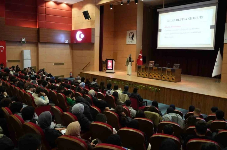 KBÜ’de sağlık öğrencilerine KVKK uyarısı