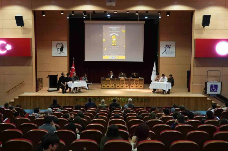 KBÜ’de sosyal bilimler öğrencileri Zihin Arenası’nda buluştu 