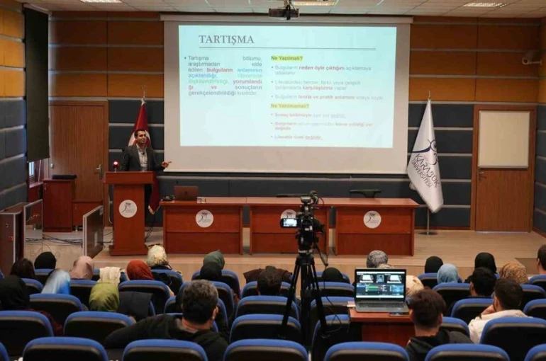 KBÜ’de Tez Yazım Seminer Dizisi devam ediyor 