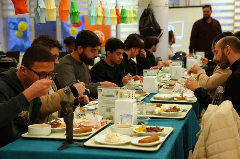 KBÜ’de uluslararası öğrenci iftarı düzenlendi 