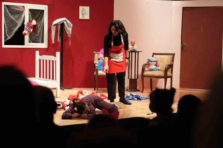 Keçiören Belediyesi’nden miniklere özel ‘Tembel Ayşe’ tiyatrosu 