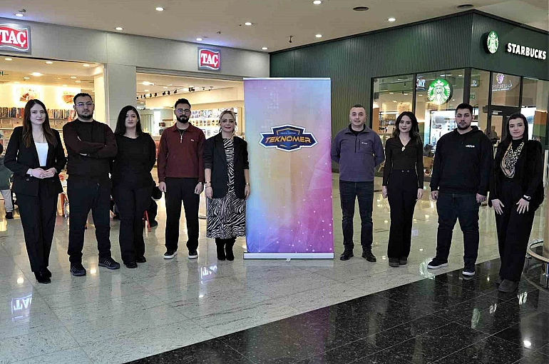 Keçiören Belediyesi’nden öğrencilere teknoloji dolu karne şenliği 