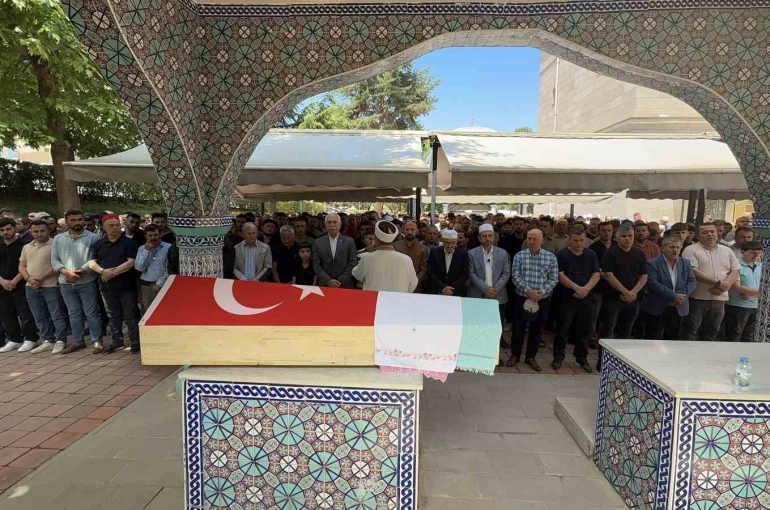 Kelkit Çayı’nda hayatını kaybeden genç son yolculuğuna uğurlandı 