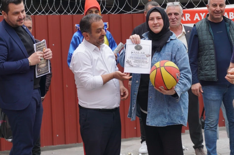 Kemeraltı’nda gram altın ödüllü basketbol etkinliği 