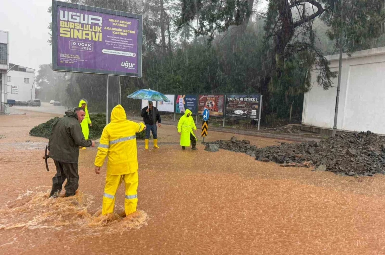 Kemer’de su baskınlarıyla mücadele 