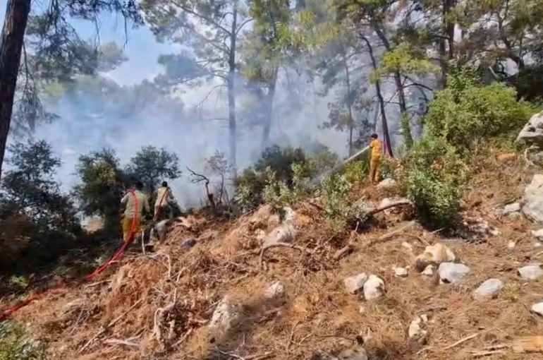 Kemer’deki orman yangını kontrol altına alındı 