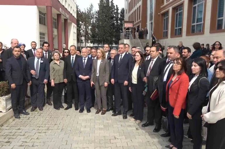 Kendisini icraya veren SGK avukatını öldüren sanık hakim karşısında 