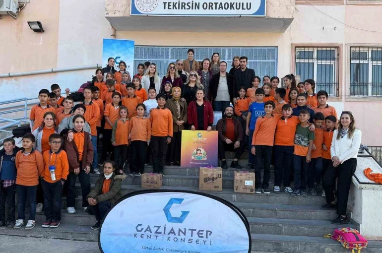 Kent Konseyi’nden Tekirsin kırsal Mahallesine Anne-Çocuk kütüphanesi 