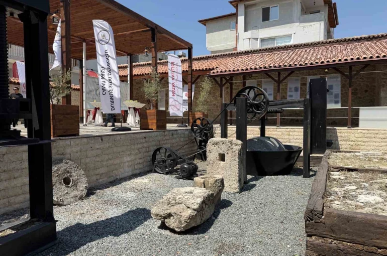 Kentin ilk zeytinyağı fabrikası olan tarihi yapı, depremde aldığı hasarların onarılmasıyla yeniden müze olarak açıldı