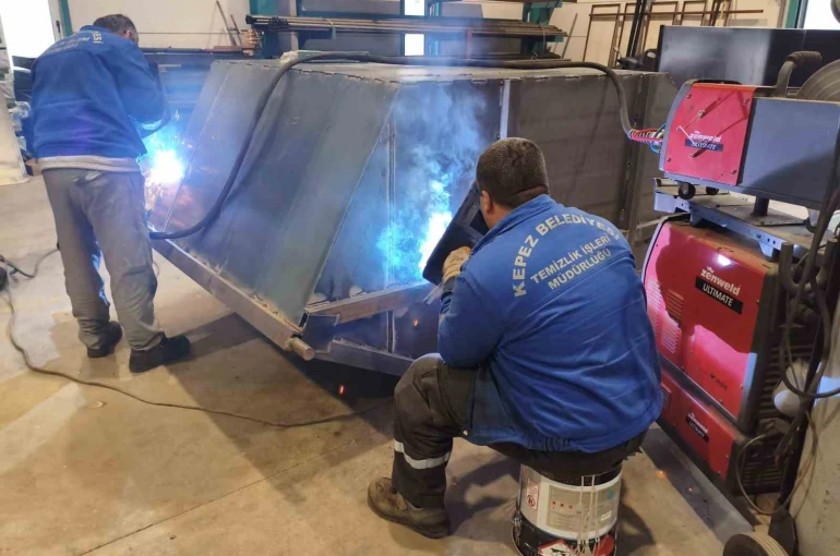 Kepez Belediyesi’nde Kurban Bayramı öncesi çöp konteyneri seferberliği 