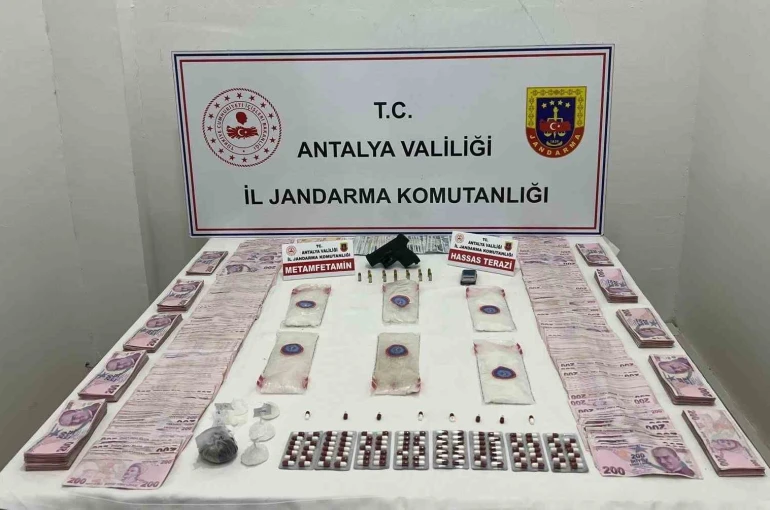 Kepez’de 1 kilo 260 gram uyuşturucu madde ele geçirildi 