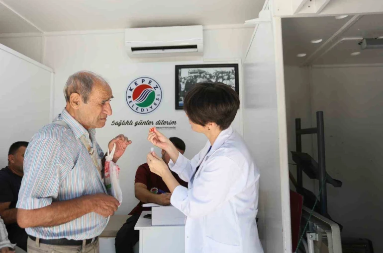 Kepez’in Mobil Sağlık Merkezi’nden Dokumapark’ta kanser taraması 