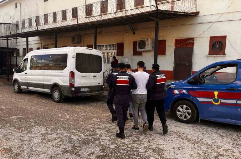 Kesinleşmiş 12 yıl cezayla aranan 2 şahıs yakalandı