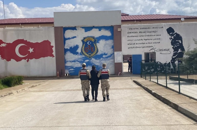 Kesinleşmiş 22 yıl cezayla aranan şahıs yakalandı 