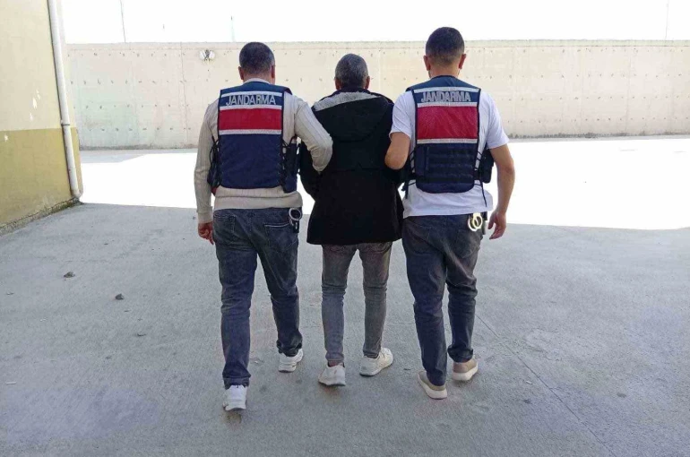 Kesinleşmiş hapis cezalarıyla aranan 2 şahıs yakalandı 