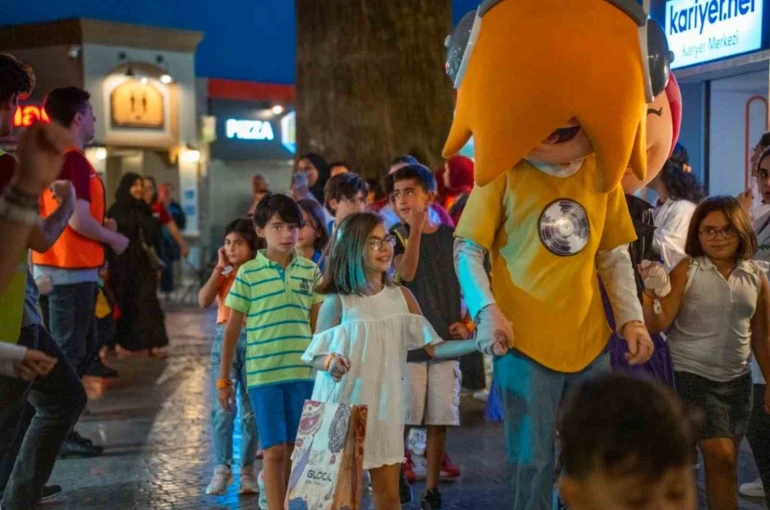 KidZania İstanbul’da, yarıyıl tatil heyecanı ‘Karne Partisi’ ile başlıyor 