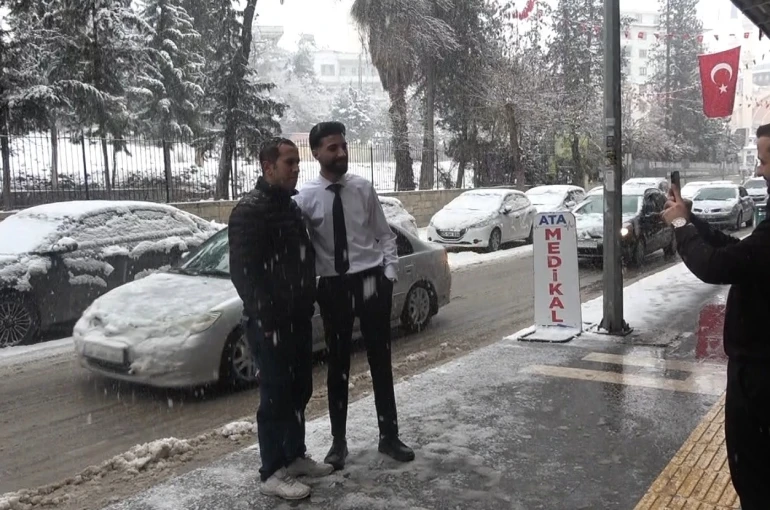 Kilis’e kar yağışı etkili oluyor 