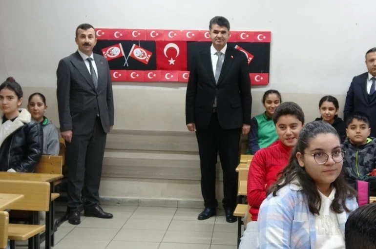 Kilis’te 2. dönemin ilk dersinin konusu "Bayrak" oldu 